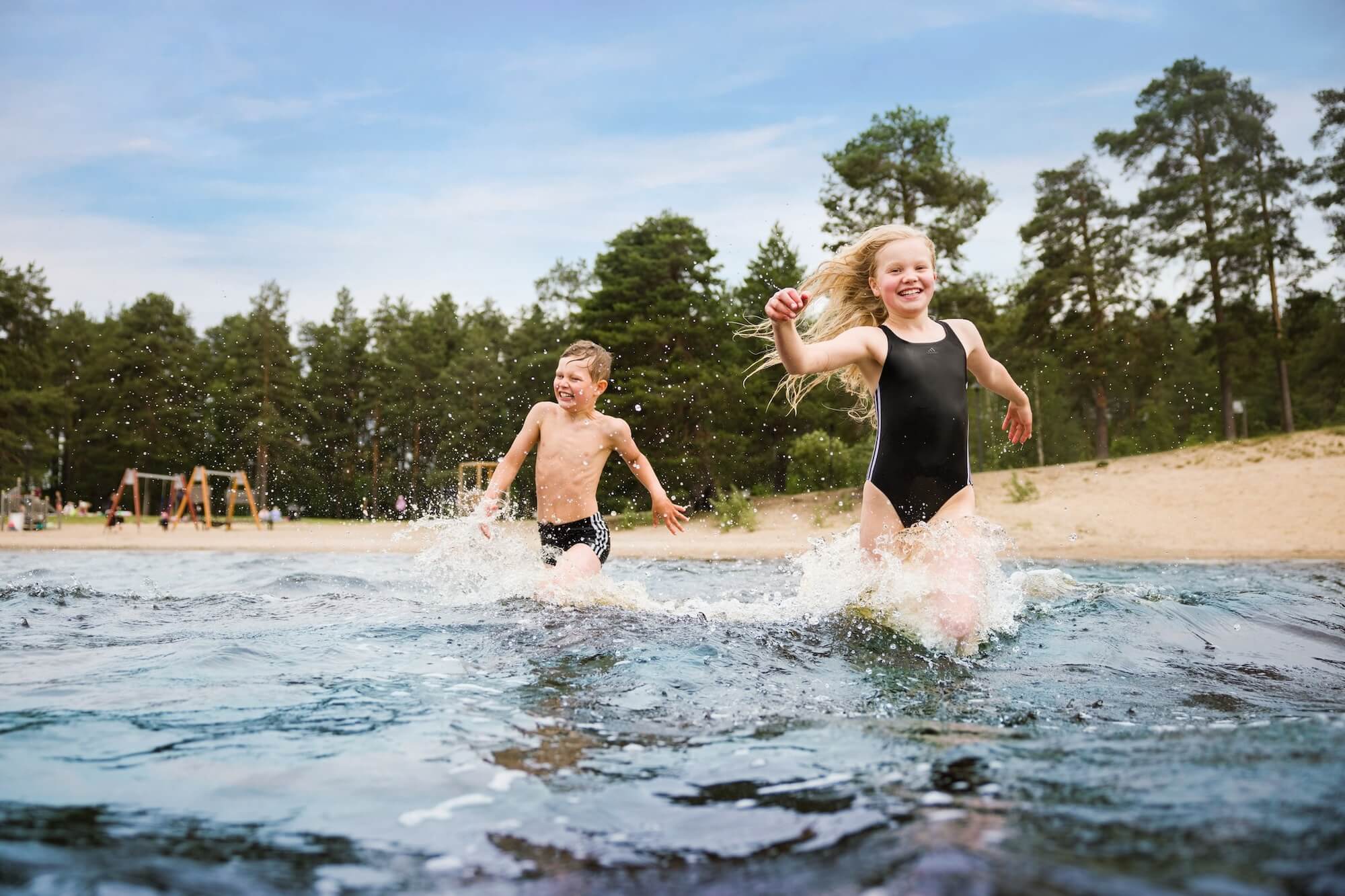 Vuokatti Schwimmen am Strand